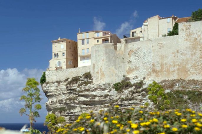 “Une maison, un artiste” : Le Palazzino de Marie-José Nat à Bonifacio, dimanche 16 août sur France 5