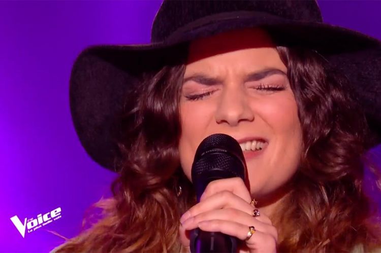 Replay “The Voice” : Camille chante « Dance Monkey » de Tones and I (vidéo)