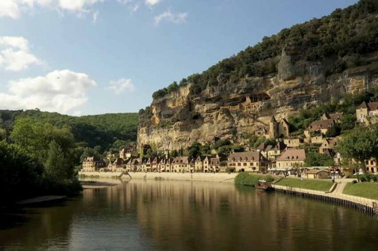 "Les 100 lieux qu'ils faut voir - Au fil de la Dordogne" dimanche 24 décembre 2023 sur France 5 - Vidéo