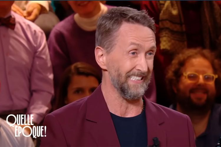 "Le Phil'Pol" de Philippe Caverivière du 16 décembre 2023 dans "Quelle époque !" sur France 2 - Vidéo