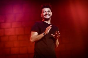 “Sois 10 ans” : la dernière du spectacle de Kev Adams en direct sur TF1 samedi 28 décembre