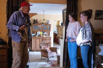 &quot;C&#039;est quoi ce papy ?!&quot; avec Chantal Ladesou et Patrick Chesnais diffusé sur M6 vendredi 23 août 2024 (vidéo)