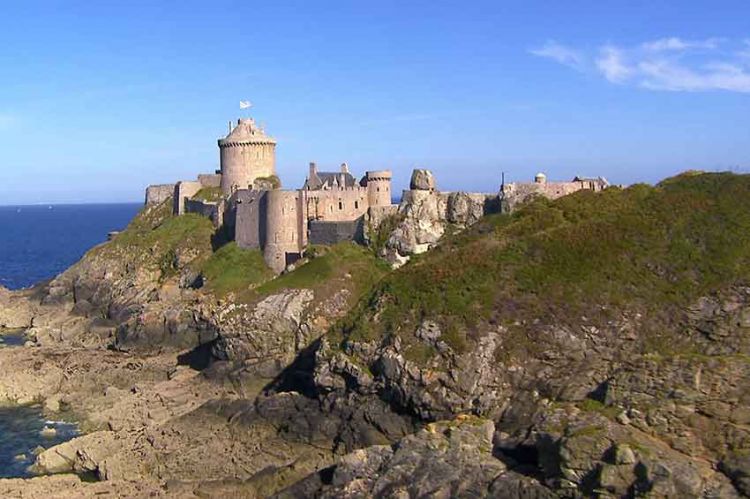 “Des racines et des ailes” : « Sur le sentier des douaniers en Bretagne », mercredi 8 septembre sur France 3