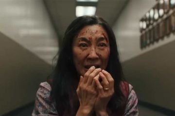 Le film &quot;Everything Everywhere All at Once&quot; diffusé sur T18 dimanche 8 juin 2025 (vidéo)
