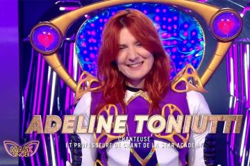 &quot;Mask Singer&quot; : Alien était... Adeline Toniutti ! Regardez son démasquage - Vidéo