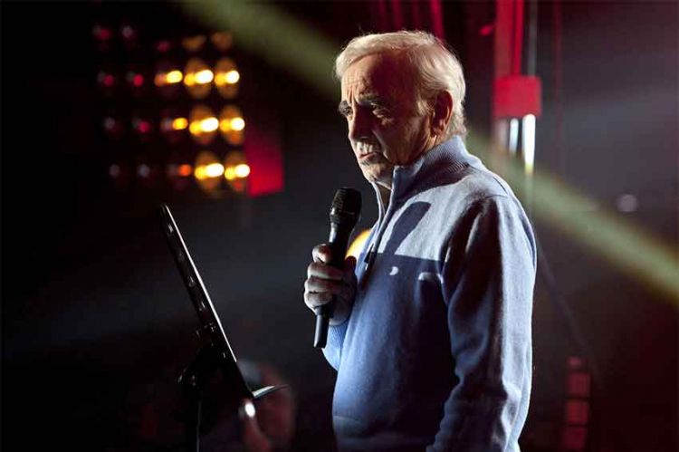 Hommage à Charles Aznavour sur C8 par Cyril Hanouna dans “Monsieur Aznavour !” le 3 octobre