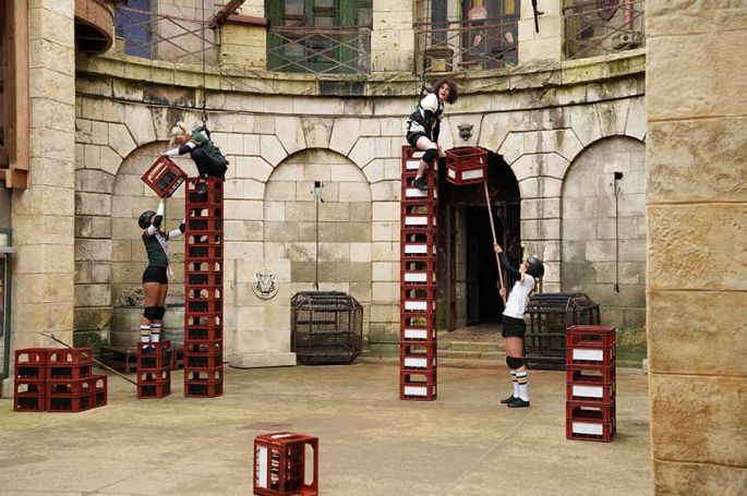 &quot;Fort Boyard&quot; :  Roman Doduik &amp; Caroline Margeridon sur les tours vertigineuses, samedi 22 juillet 2023 sur France 2 - Vidéo