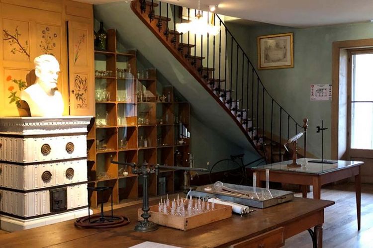 “Une maison, une légende” : Louis Pasteur, sa maison laboratoire d’Arbois, dimanche 29 août sur France 5