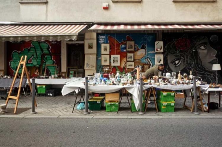 &quot;Reportages découverte&quot; en immersion aux Puces de Saint-Ouen dimanche 19 octobre 2025 sur TF1