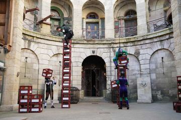 &quot;Fort Boyard&quot; : Clarisse Agbégnénou et Vaimalama Chaves aux tours vertigineuses, samedi 29 juillet 2023 sur France 2 - Vidéo