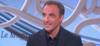 Replay “Le Tube” : revoir l&#039;interview de Nikos Aliagas reçu par Daphné Bürki le 18 octobre (vidéo)