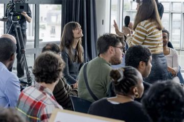 Clara Luciani sera la prochaine invitée des "Rencontres du Papotin" le 9 novembre sur France 2