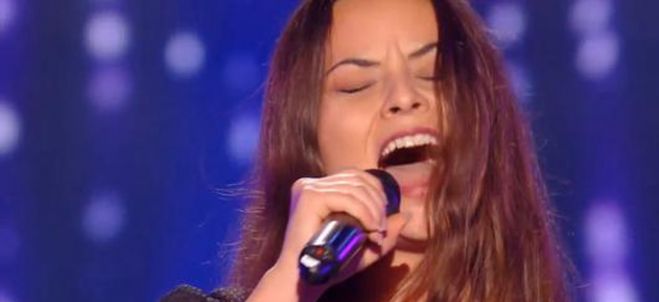 Replay “The Voice” : Akasha chante « Bang Bang » de Sheila (vidéo)