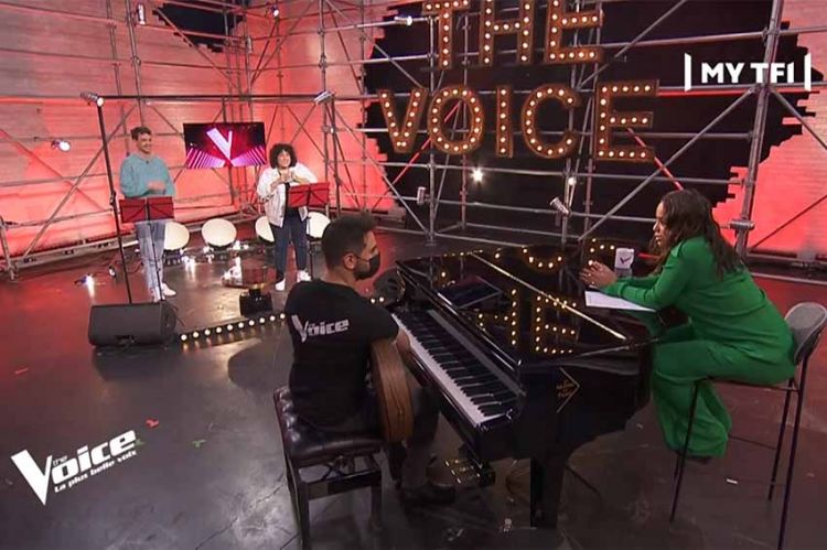 “The Voice” : 1ères images du coaching d'Amel Bent avec Nabila & Vike (vidéo)