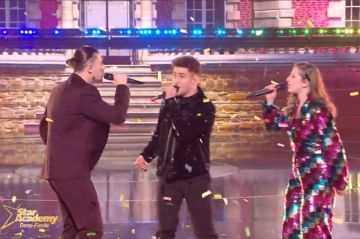 &quot;Star Academy&quot; : Héléna, Pierre et Julien chantent &quot;Aller plus haut&quot; de Tina Arena - Vidéo