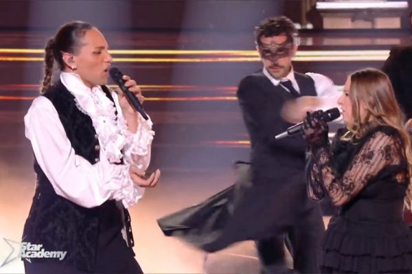 Replay "Star Academy" : Héléna, Djebril &amp; Lénie chantent "L'Assasymphonie" - Vidéo