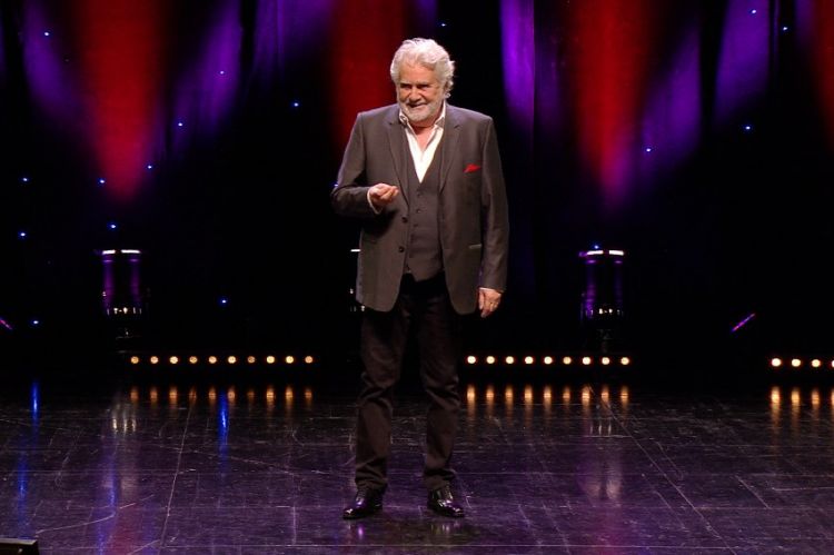 « Ma femme et moi » : le spectacle de Roland Magdane rediffusé sur C8 vendredi 29 novembre 2024
