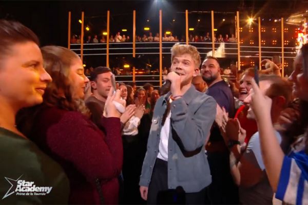Replay "Star Academy" : Charles chante "Supreme" de Robbie Williams (vidéo)