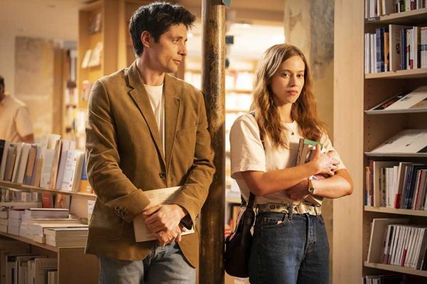 "Le tourbillon de la vie" avec  Lou De Laâge et Raphaël Personnaz diffusé sur France 2 dimanche 15 décembre 2024 (vidéo)