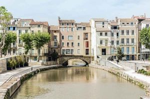 “Meutres en Pays cathare” en tournage à Narbonne avec Elodie Fontan pour France 3