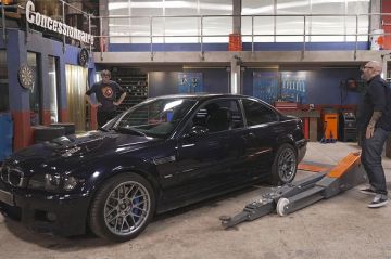 &quot;Wheeler Dealers France&quot; : restauration d&#039;une Aston Martin DBS Vantage lundi 11 novembre 2024 sur RMC Découverte