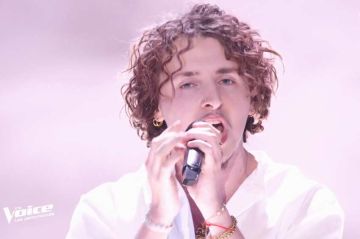 Replay "The Voice" : Guilherme chante "You’re The One That I Whant" de John Travolta et Olivia Newton-John (vidéo)