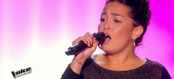 Replay “The Voice” : Julie Gonzalez interprète « On the Radio » de Donna Summer (vidéo)