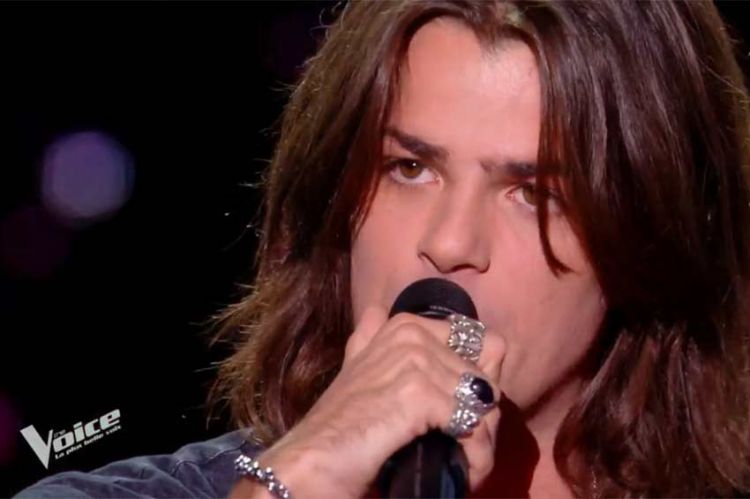 "The Voice" : Baptiste Sartoria chante "Mourir sur scène" de Dalida - Vidéo