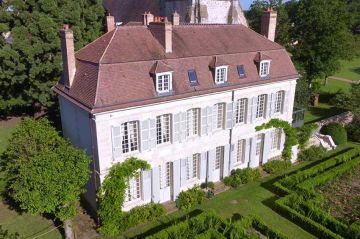 "Le collège Royal de Thiron-Gardais : La Nouvelle vie de Stéphane Bern" mercredi 18 décembre 2024 sur France 3 (vidéo)