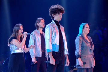 &quot;The Voice&quot; : TF1 dévoile le groupe de Gianni, Lorette, Mina Blue et Elliot sur &quot;Nightcall&quot; de Kavinski (vidéo)