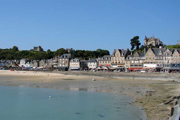 “Gloria” : une nouvelle série pour TF1 en tournage avec Cécile Bois &amp; Barbara Schulz en Bretagne