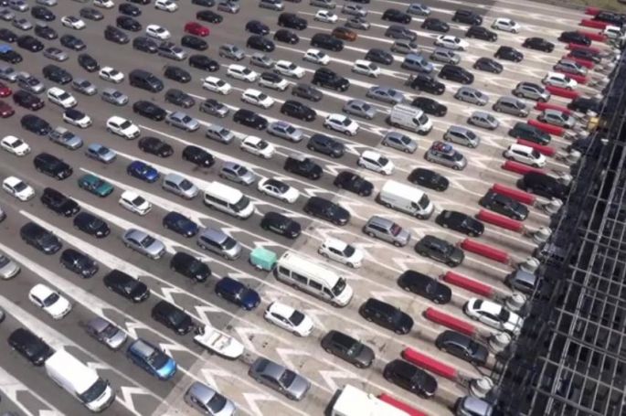 &quot;Grands départs : immersion dans une aire d&#039;autoroute&quot; sur RMC Découverte samedi 24 juin 2023 - Vidéo
