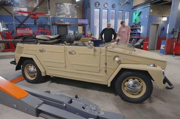 &quot;Wheeler Dealers France&quot; : restauration d&#039;une Volkswagen 181 lundi 24 mars 2025 sur RMC Découverte (vidéo)