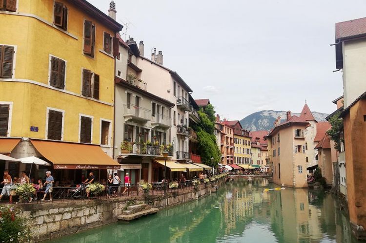 “Echappées Belles” à Annecy et dans le Jura, samedi 24 juillet sur France 5 (vidéo)