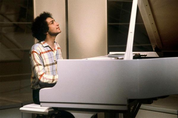 "Michel Berger : quelques mots d'amour" à revoir sur W9 jeudi 24 août 2023 avec Jérôme Anthony - Vidéo