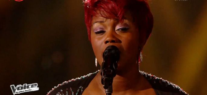 Replay “The Voice” : Stacey King interprète « Si je m’en sors » de Julie Zenatti (vidéo)