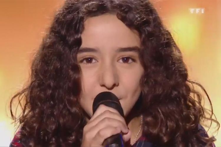 Replay “The Voice Kids” : Inès chante « Show must go on » de Queen (vidéo)