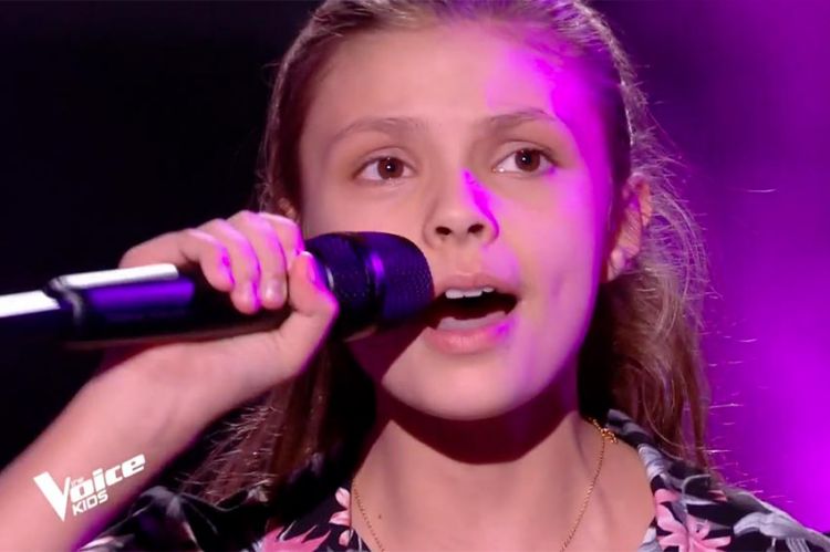 Replay “The Voice Kids” : Chloé chante « Tout doucement » de Bibi (vidéo)