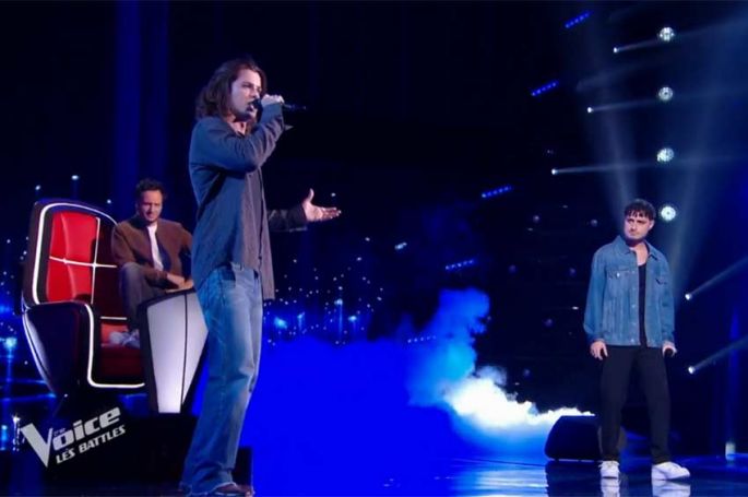 The Voice - Baptiste Sartoria et Ethan chantent &quot;Les mots bleus&quot; de Christophe en Battle - Vidéo