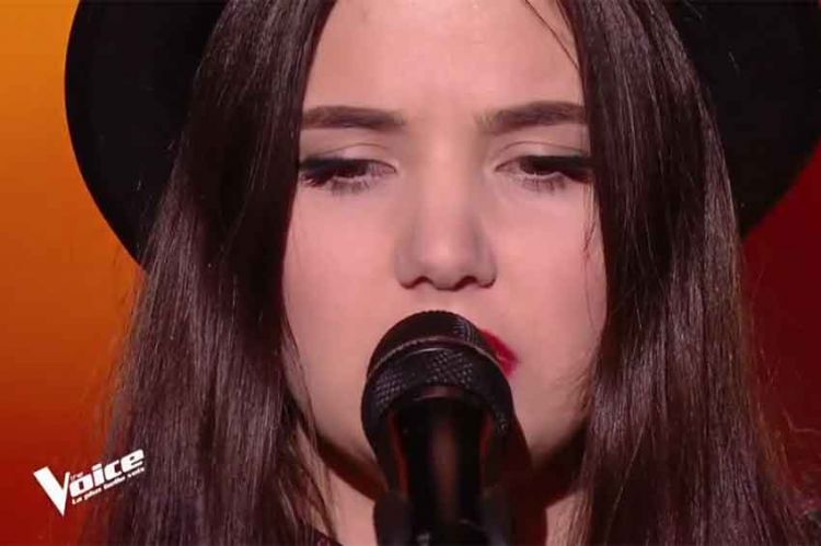 Replay “The Voice” : Chloé chante « Lagrima » de Dulce Ponte (vidéo)