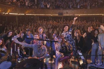 Le concert "Étincelle" de Waxx aux Folies Bergère diffusé sur France 4 mercredi 5 novembre 2025