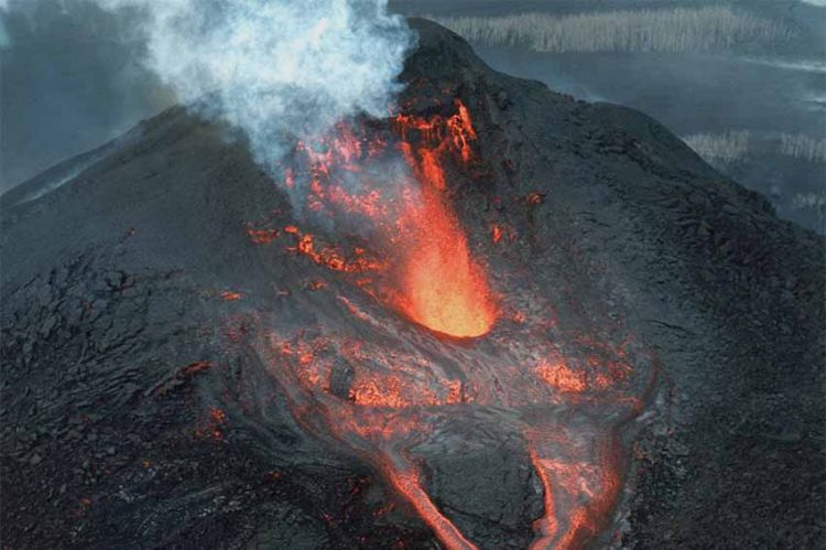« Les 10 catastrophes qui ont marqué la planète » : volcans & tremblements de terre, lundi 17 octobre 2022 sur RMC Story