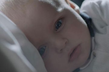 "Les premiers 1 000 jours" de la vie de nos enfants, document inédit diffusé sur France 5 mardi 21 novembre 2023 - Vidéo