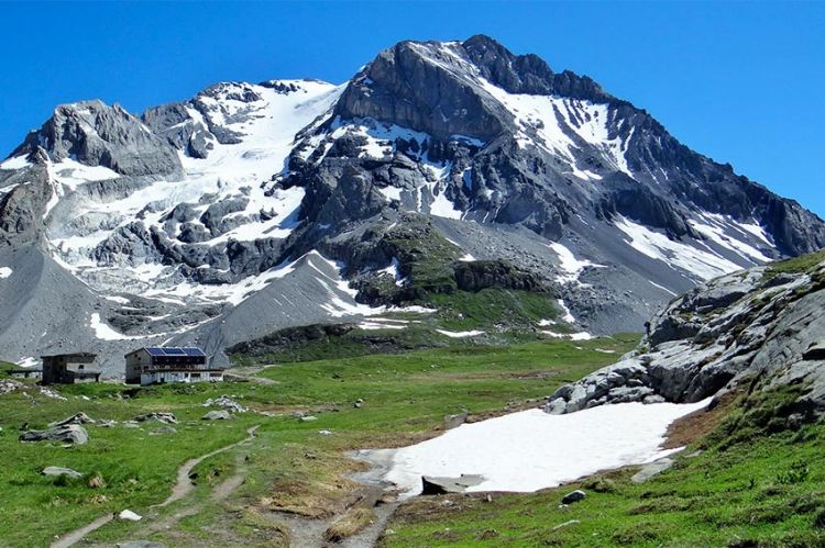 “Noir comme neige” en tournage avec Laurent Gerra pour France 2 dans le massif de la Vanoise