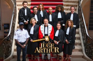 Les 1ères images de &quot;Juge Arthur&quot; qui arrive sur TF1 vendredi 24 novembre 2023 - Vidéo