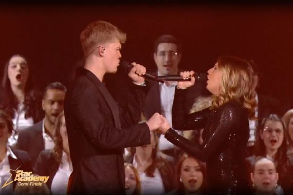 Replay &quot;Star Academy&quot; : Marine et Charles chantent &quot;Vivre pour le meilleur&quot; de Johnny Hallyday (vidéo)
