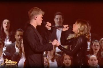 Replay &quot;Star Academy&quot; : Marine et Charles chantent &quot;Vivre pour le meilleur&quot; de Johnny Hallyday (vidéo)