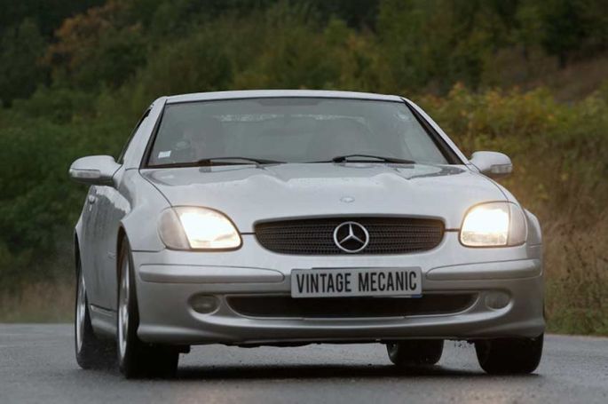 Restauration d&#039;une Mercedes SLK 200 K dans &quot;Vintage Mecanic&quot; sur RMC Découverte lundi 19 mai 2025 (vidéo)