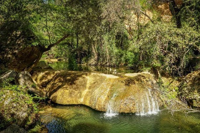 &quot;Travaux XXL : piscines et lagons&quot; : « Piscine à cascade dans le Var » sur RMC Découverte mercredi 11 octobre 2023