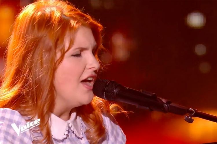 Replay “The Voice” : Sarah Schwab chante « Derrière l’amour » de Johnny Hallyday (vidéo)